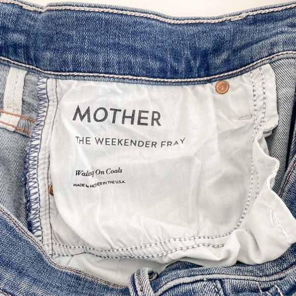 Mother The Weekender Fray Flare Jeans in Walking On Coals 31 - Picture 8 of 10